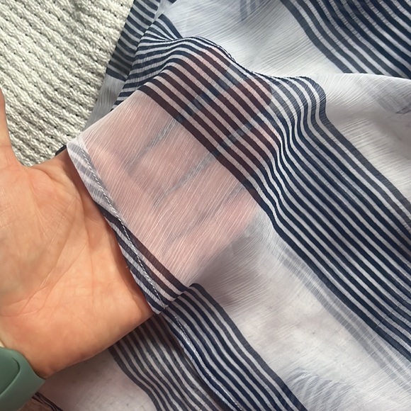 LIKE NEW - HOLLISTER sheer top - Picture 3 of 5